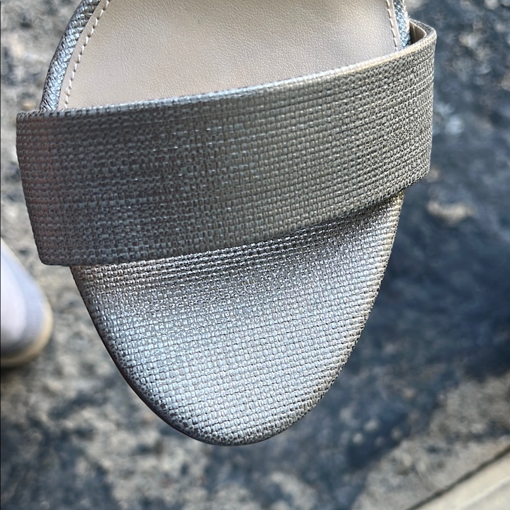 New Elegant Gray/silver Sam Edelman Block Heel Sandals - Picture 8 of 16